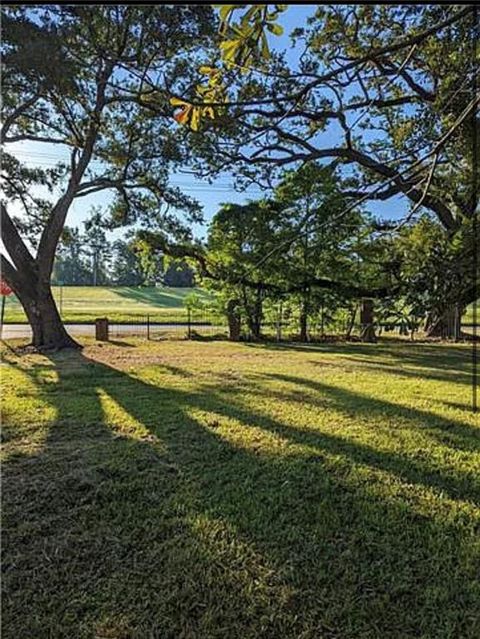 19 RESEARCH Drive Harahan LA 70123