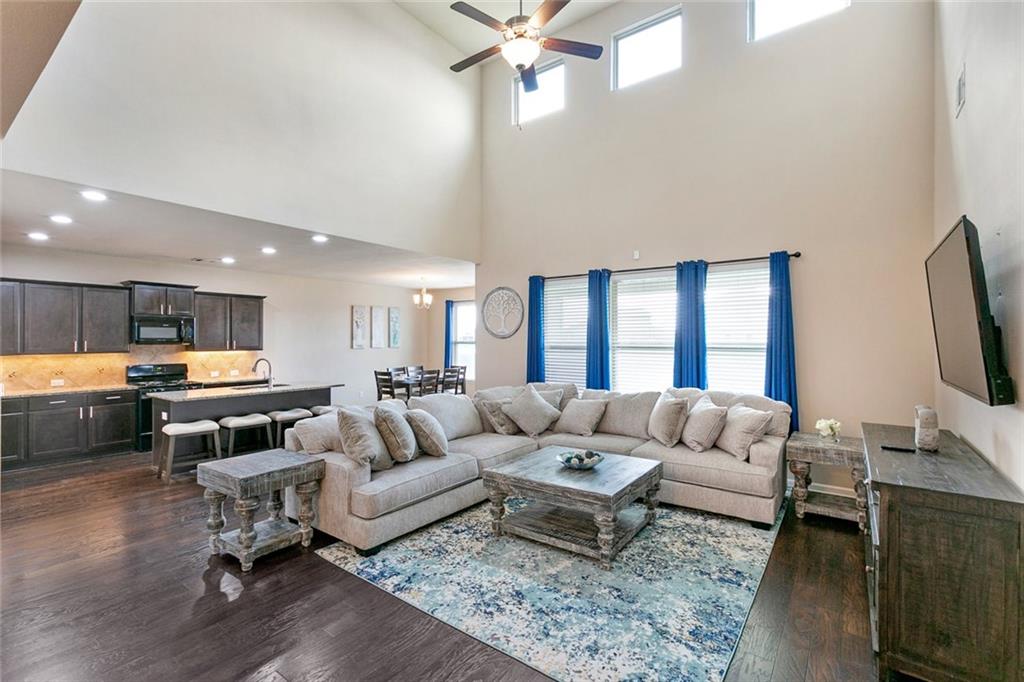 724 LAKESHORE VILLAGE Drive