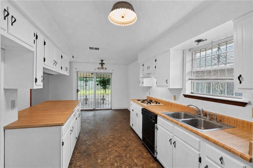 2300 POTOMAC Drive