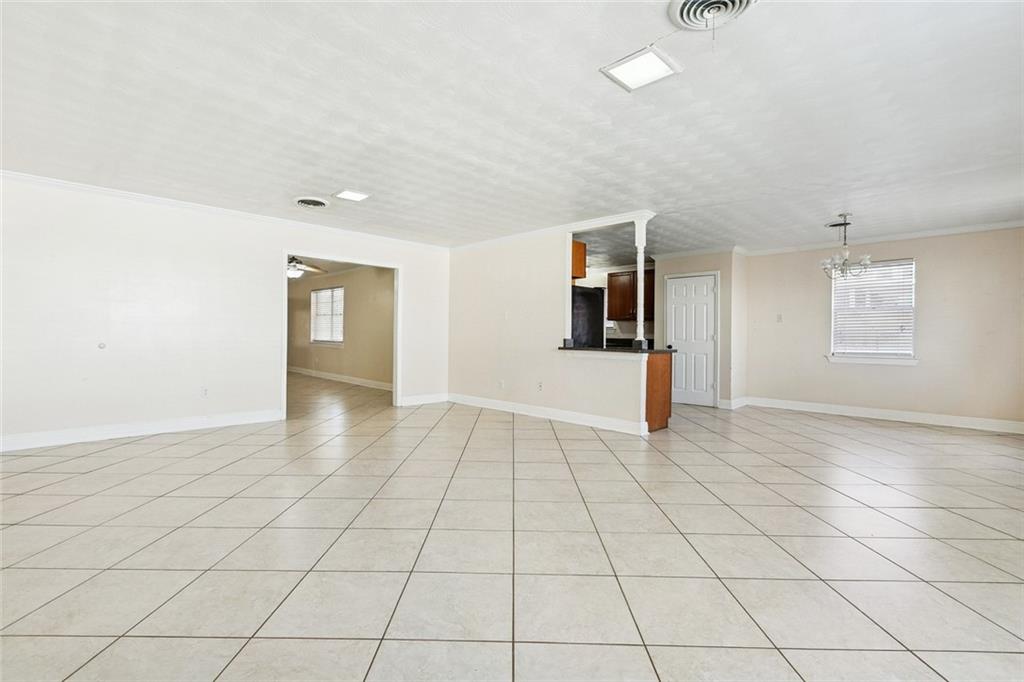 4913 AVRON Boulevard