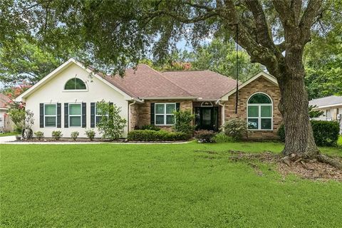 Photo of 10 WICKFIELD Drive, Covington, LA 70433 (MLS # 2564351)