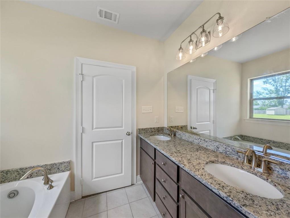 Waggaman, Louisiana 70094, United States, 4 Bedrooms Bedrooms, ,2 BathroomsBathrooms,Residential,Active,110077