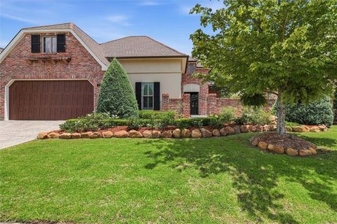 Photo of 428 N CORNICHE DU LAC Drive, Covington, LA 70433 (MLS # 2562706)