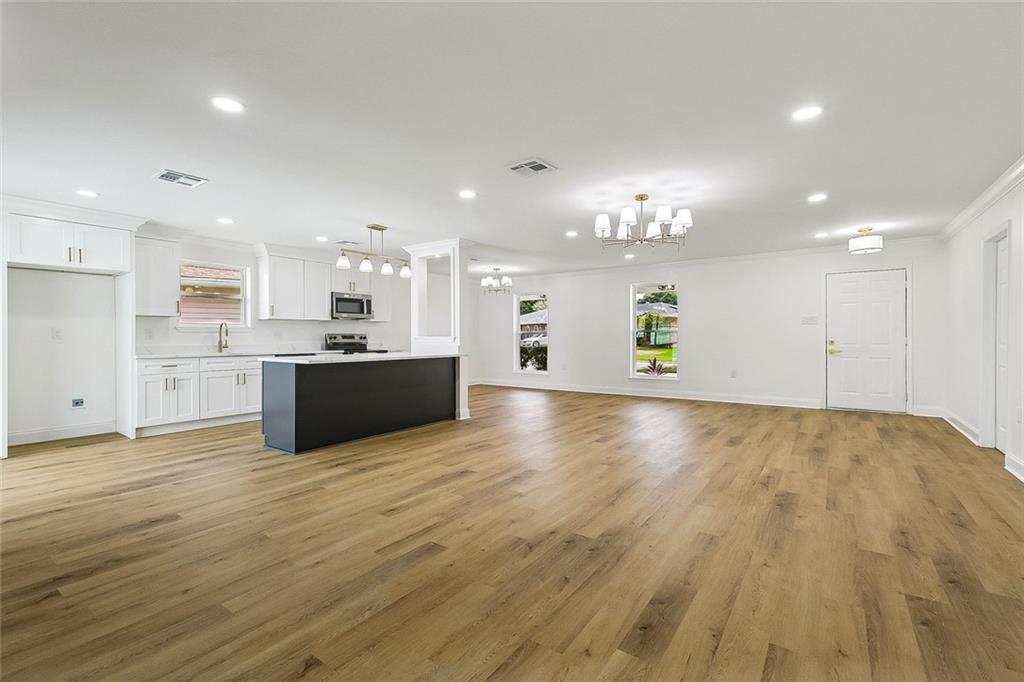 676 W MARLIN Court