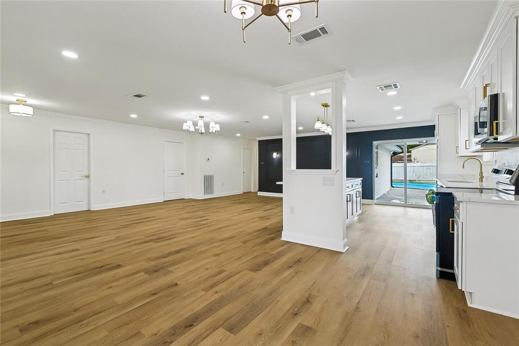 676 W MARLIN Court