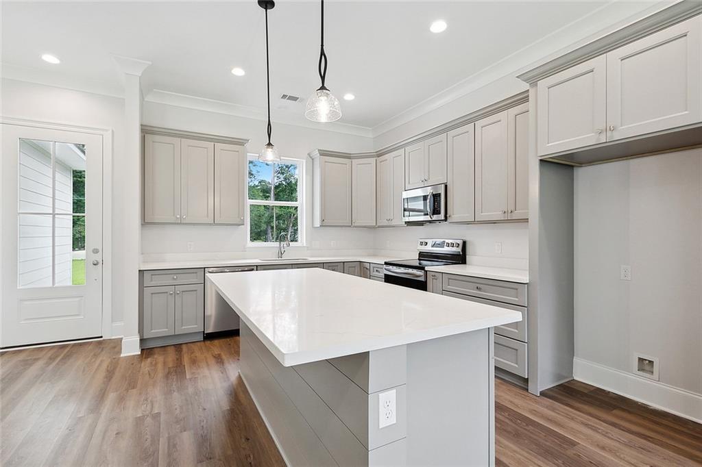 Abita Springs, Louisiana 70420, United States, 3 Bedrooms Bedrooms, ,2 BathroomsBathrooms,Residential,Pending,63340