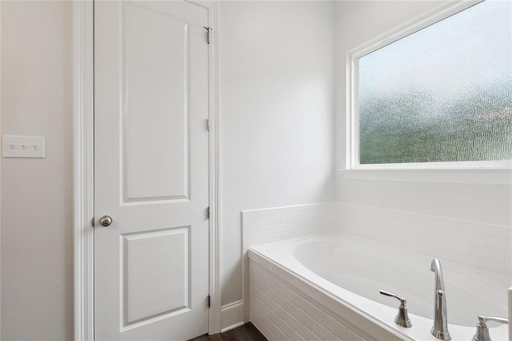 Abita Springs, Louisiana 70420, United States, 3 Bedrooms Bedrooms, ,2 BathroomsBathrooms,Residential,Pending,63340