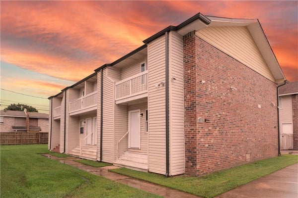 717 WOODLAND DR, LA PLACE, LA 70068 - Image feeb71e86f9328ac99b00da3d99a12f2/654340790