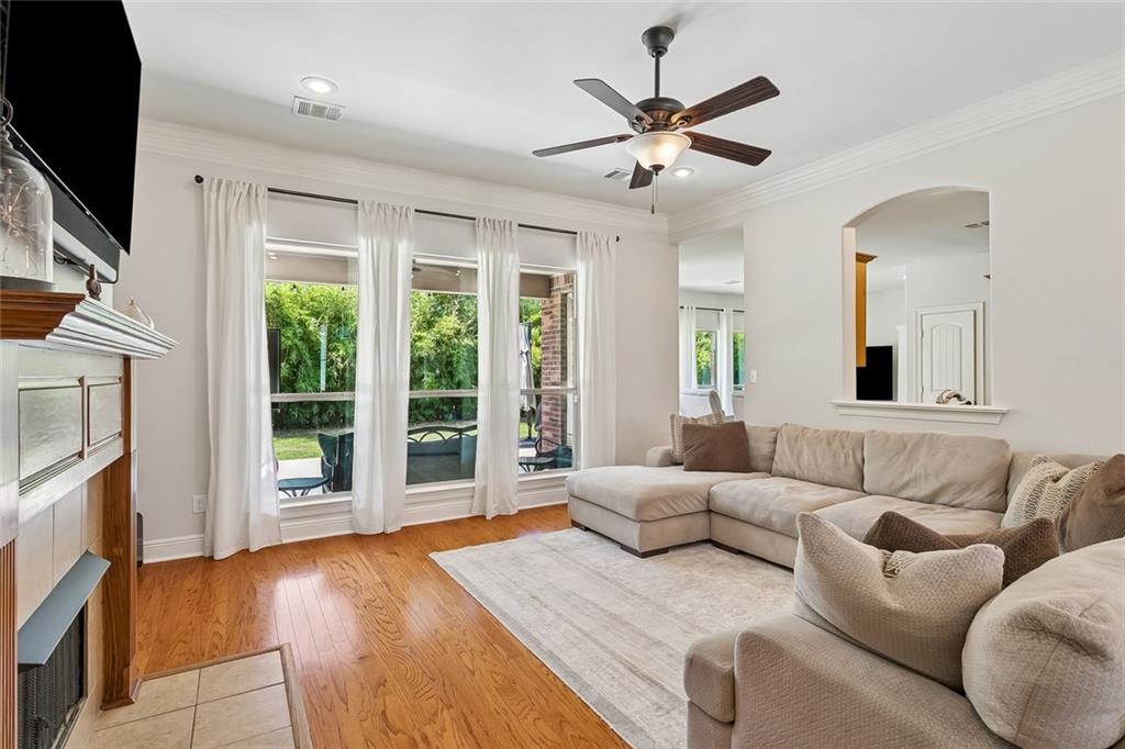 512 ENGLISH OAK Drive