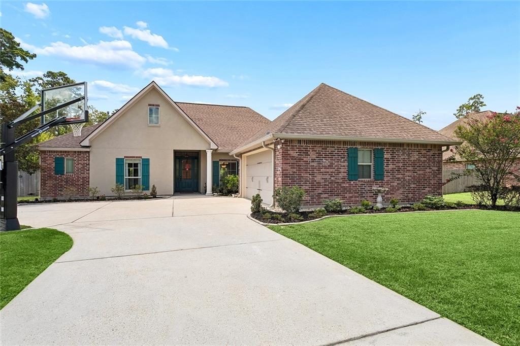 512 ENGLISH OAK Drive