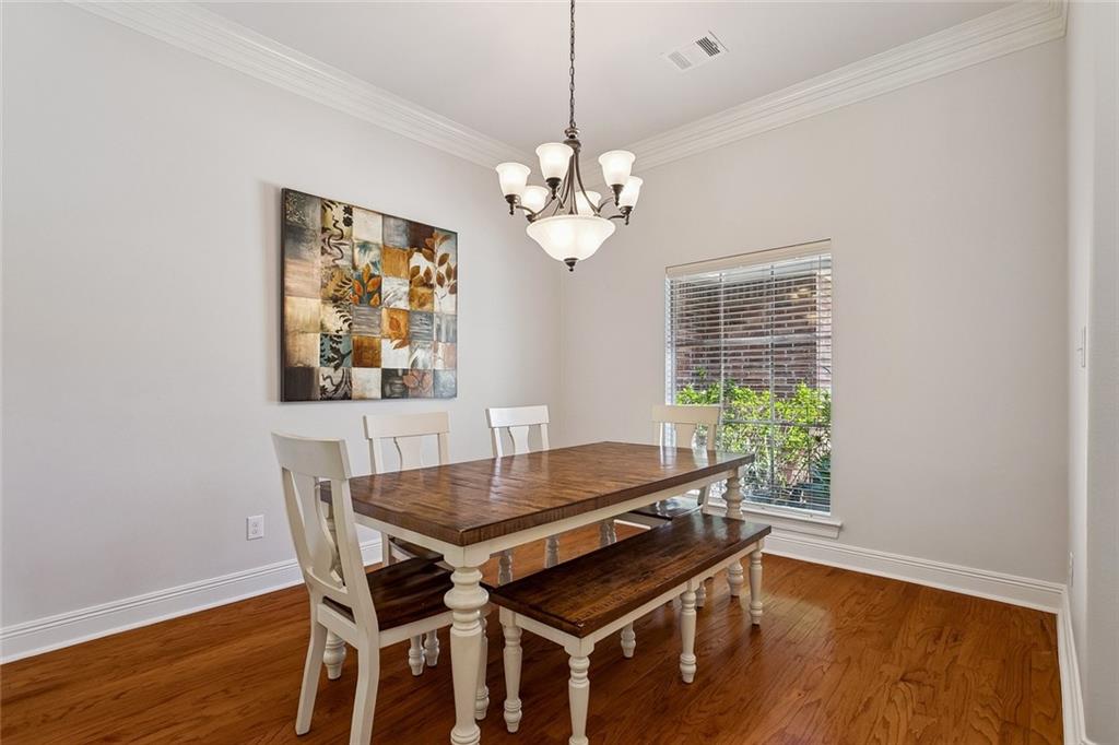 512 ENGLISH OAK Drive