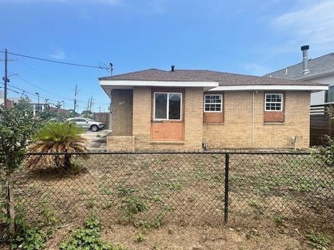 1247 FOY Street New Orleans LA 70122