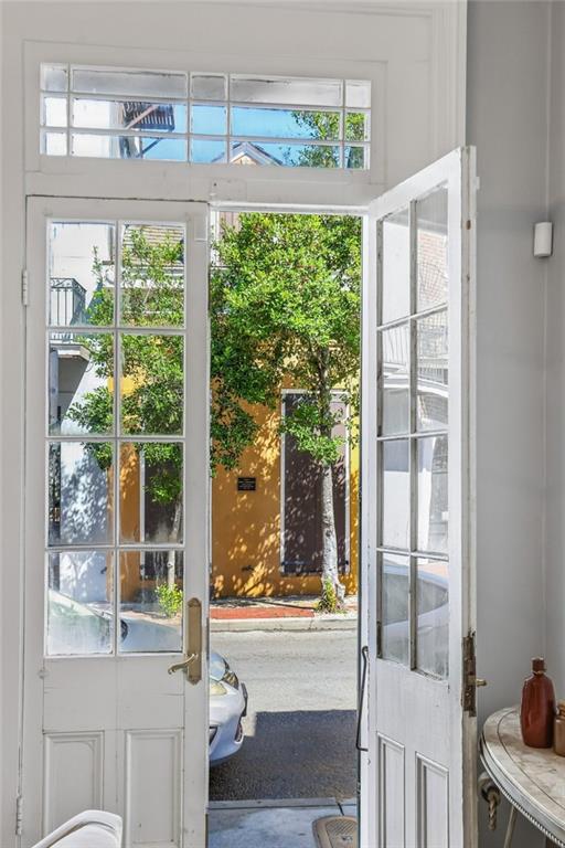 416 BURGUNDY Street 1