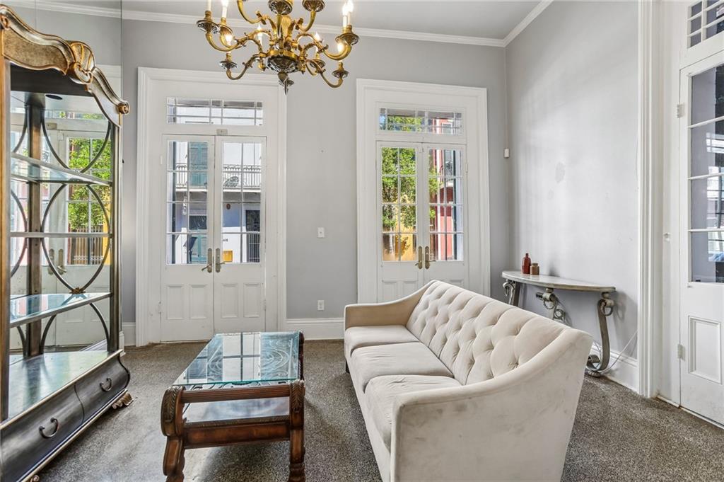 416 BURGUNDY Street 1