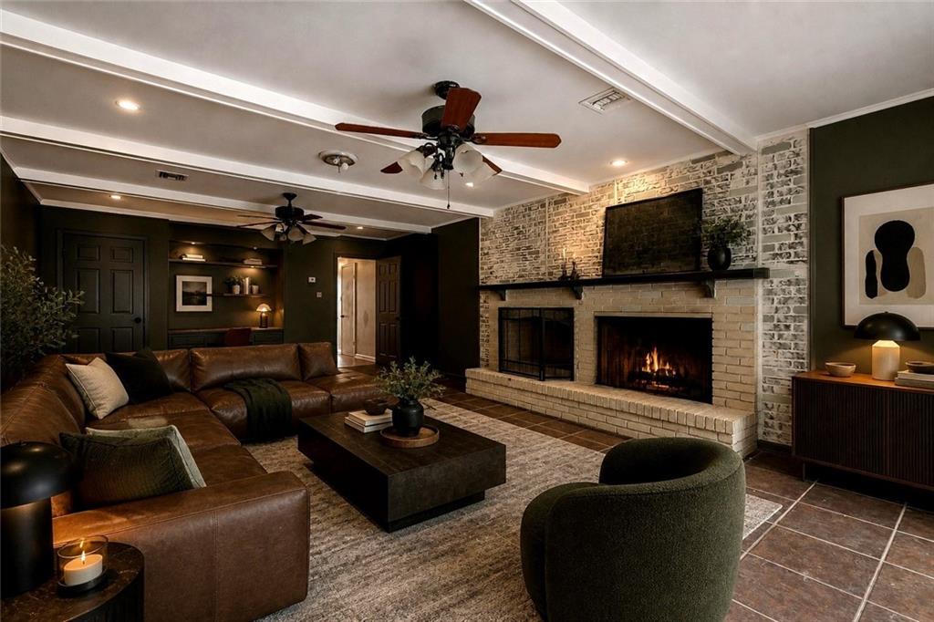4001 CLIFFORD Drive