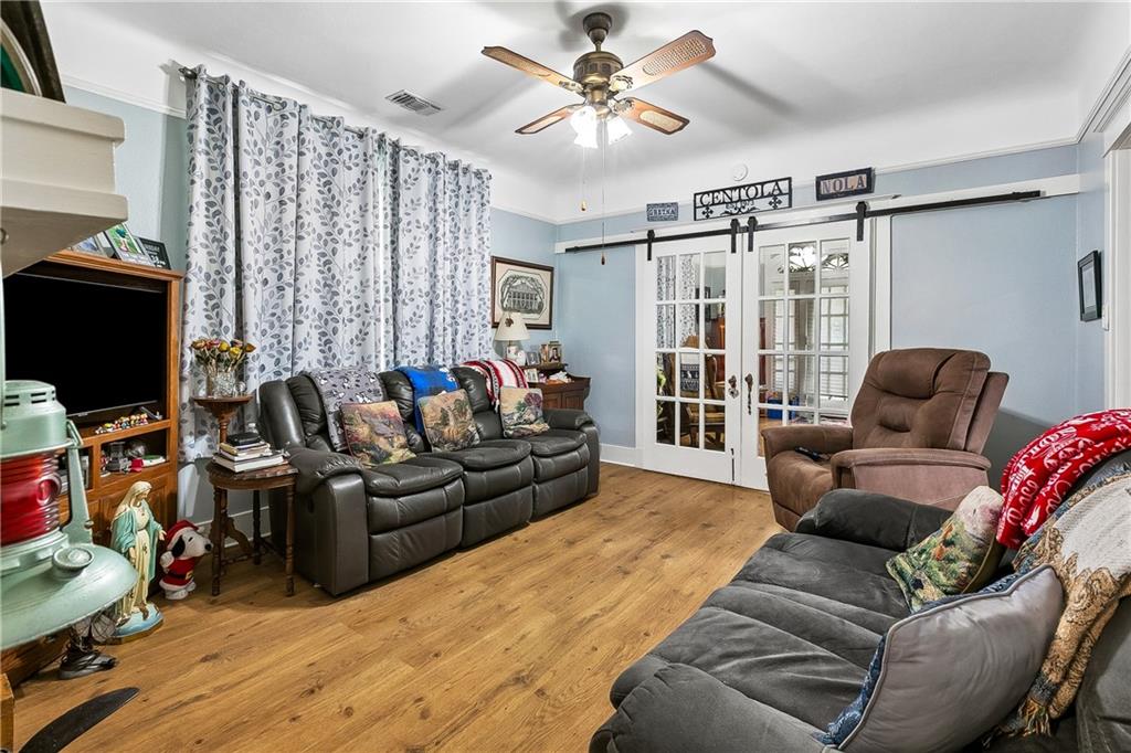 1005 MADISON Street