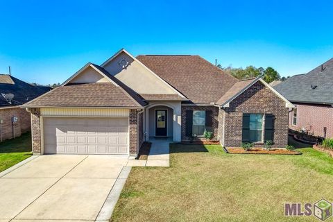 Photo of 23249 Conifer Dr Dr, Denham Springs, LA 70726 (MLS # BR2025023058)