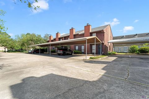 Photo of 974 Ridgepoint Ct Ct #974, Baton Rouge, LA 70810 (MLS # BR2026007566)