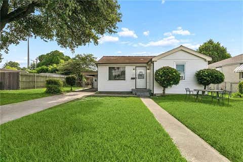 Photo of 300 Pasadena Avenue Ave, Metairie, LA 70001 (MLS # NO2570517)