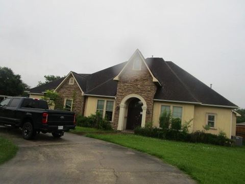 Photo of 18332 Hoo Shoo Too Road Rd, Baton Rouge, LA 70817 (MLS # NO2560379)