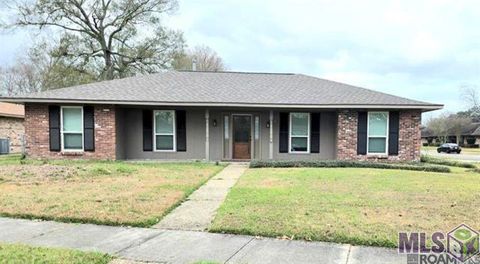 Photo of 5333 Port Hudson Dr Dr, Baton Rouge, LA 70817 (MLS # BR2026003602)