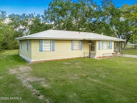 Photo of 4633 Bridge Street Highway, St. Martinville, LA 70582 (MLS # 2600007083)