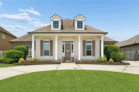 Photo of 134 Chapel Hill Drive, Belle Chasse, LA 70037 (MLS # NO2553789)
