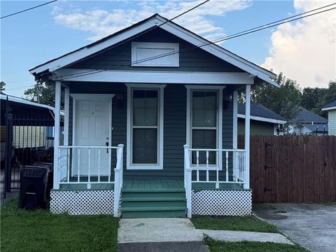 Photo of 7630 Devine Avenue Ave, New Orleans, LA 70127 (MLS # NO2543496)