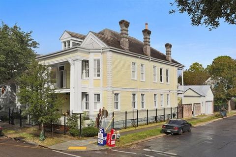 Photo of 7503 St Charles Avenue AVE #C, New Orleans, LA 70118 (MLS # NO2564993)