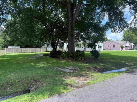 Photo of 608 West End Rd DR, New Roads, LA 70760 (MLS # BR2026008756)