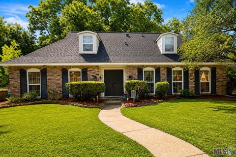 Photo of 9758 Regency Dr Dr, Baton Rouge, LA 70815 (MLS # BR2026012444)