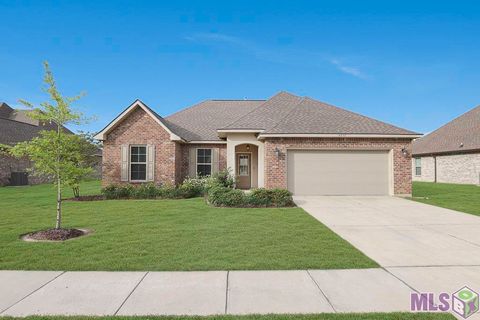 Photo of 4757 Bayou Plantation Dr, Addis, LA 70710 (MLS # BR2026009308)