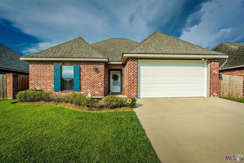 Photo of 332 North Moss Drive Dr, Houma, LA 70360 (MLS # BY2026005554)