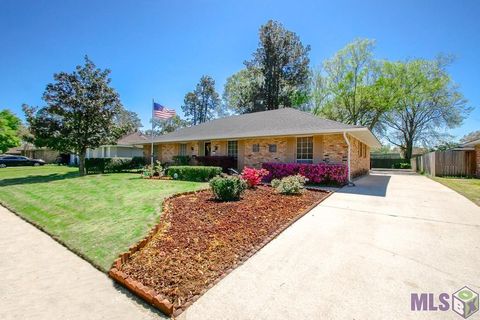 Photo of 12532 Archery Dr Dr, Baton Rouge, LA 70815 (MLS # BR2026004698)