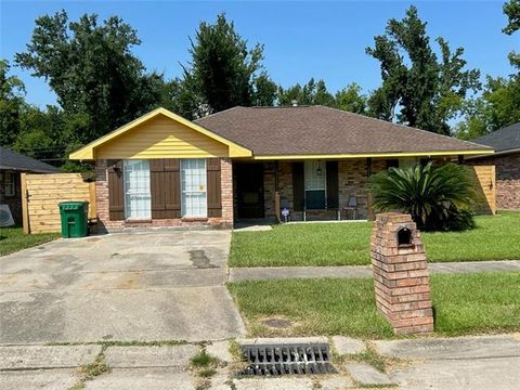 Photo of 2505 S Sugar Ridge Drive Dr, Laplace, LA 70068 (MLS # NO2560609)
