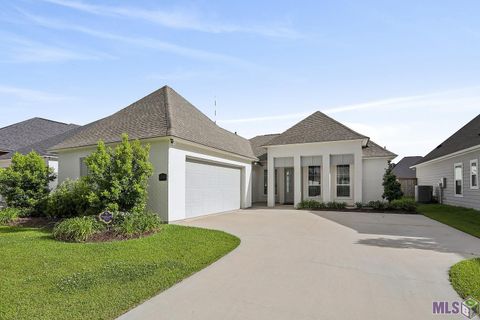 Photo of 4361 Boulonnais Ave Ave, Baton Rouge, LA 70820 (MLS # BR2026008055)