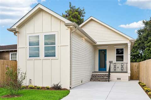 Photo of 8714 Belfast Street St, New Orleans, LA 70118 (MLS # NO2573456)