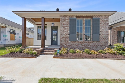 Photo of 105 Hedgemoore Court, Youngsville, LA 70592 (MLS # 2600000991)