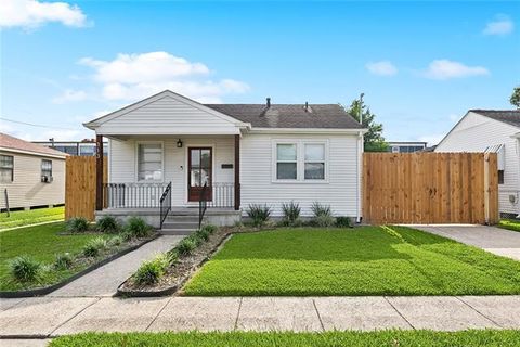 Photo of 313 Harang Avenue Ave, Metairie, LA 70001 (MLS # NO2556643)