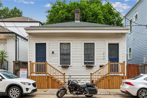 Photo of 2115 Chippewa Street St, New Orleans, LA 70130 (MLS # NO2559344)