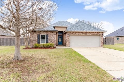 Photo of 2434 Orleans Quarters Dr, Brusly, LA 70719 (MLS # BR2026003528)