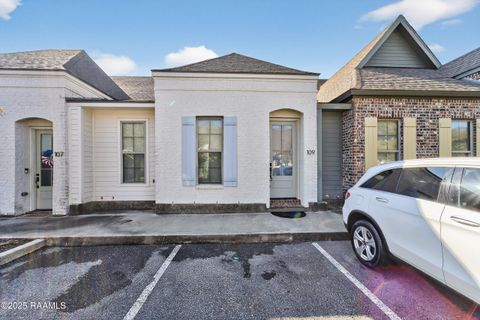 Photo of 109 Rue Argenteuil Road, Lafayette, LA 70506 (MLS # 2500005009) Photo of 109 Rue Argenteuil Road, Lafayette, LA 70506 (MLS # 2500005009)