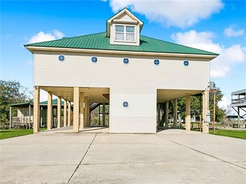Photo of 4575 Schmaltz Drive Dr, New Orleans, LA 70129 (MLS # NO2539742)