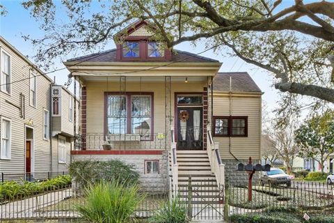Photo of 731 Robert Street St, New Orleans, LA 70115 (MLS # NO2556064)