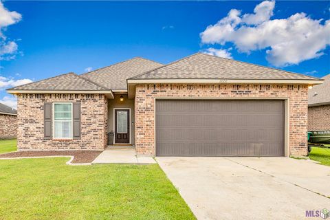 Photo of 2000 Saint Bernard St St, Thibodaux, LA 70301 (MLS # BY2026007022)