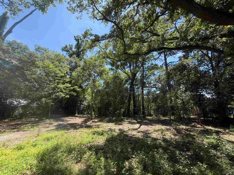 Photo of 5454 Highland Rd Rd, Baton Rouge, LA 70808 (MLS # BR2026008737)