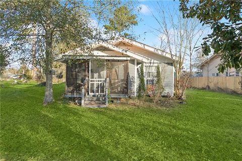 Photo of 530 E Cypress Street St, Ponchatoula, LA 70454 (MLS # NO2540816)