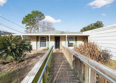 Photo of 217 Staten Street St, Lafayette, LA 70501 (MLS # NO2543239)