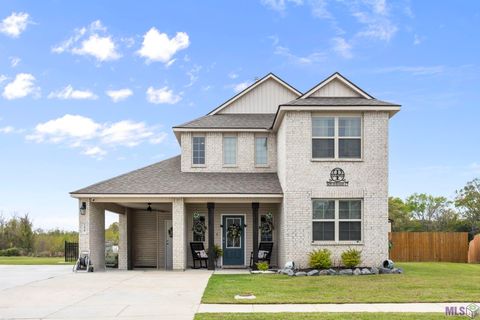 Photo of 3439 Inwood Ct Ct, Zachary, LA 70791 (MLS # BR2026004869)