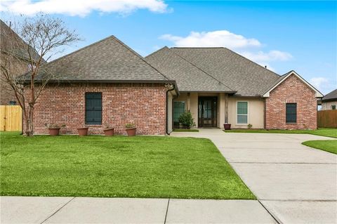 Photo of 8669 Sandpiper Street St, Denham Springs, LA 70706 (MLS # NO2539047)